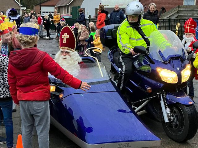 Hoog bezoek! Sinterklaas op school