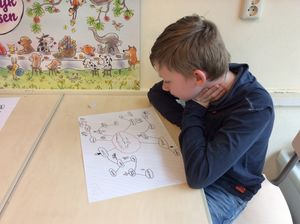 Begrijpend Lezen Nieuwsbegrip.
De tekst navertellen a.d.h.v een woordweb.